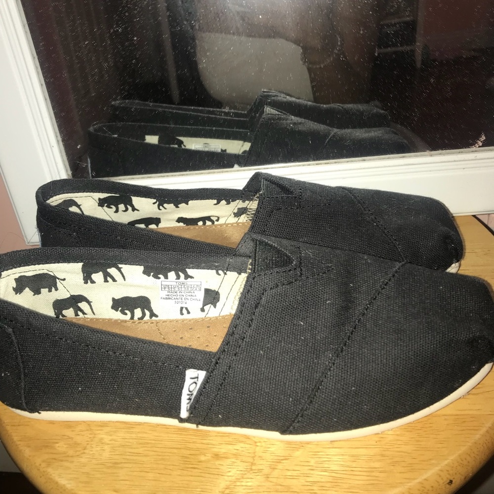 Toms Size 7.5